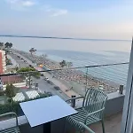 Sea La Vie *