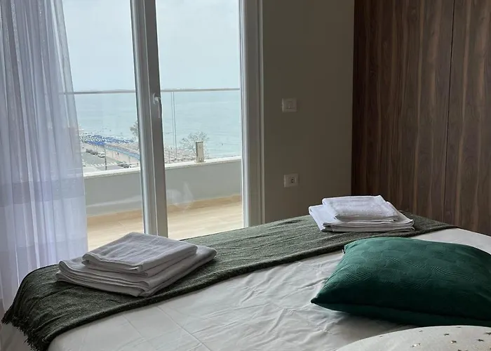 Sea La Vie Apartment *